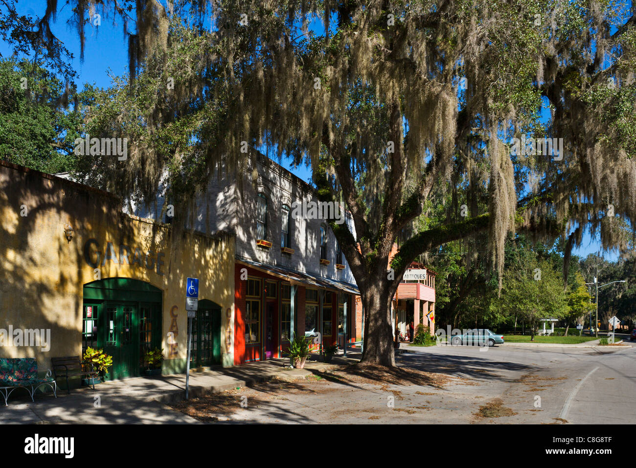 Main Street in der historischen alten Stadt von Micanopy, Nord-Zentral-Florida, USA Stockfoto
