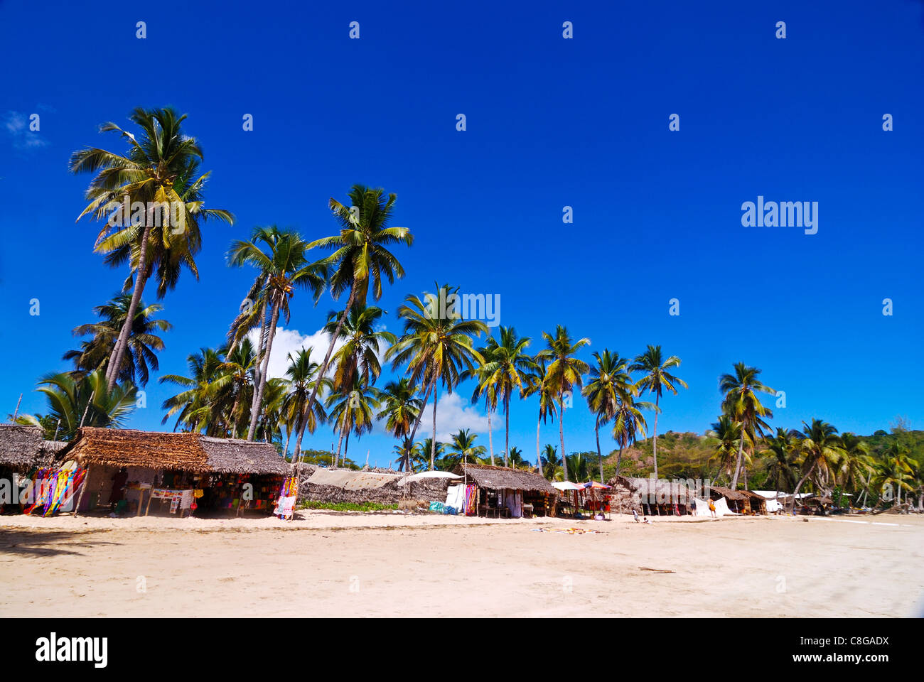 Der Strand des touristischen Ambatoloaka, Nosy Be, Madagaskar, Indischer Ozean Stockfoto