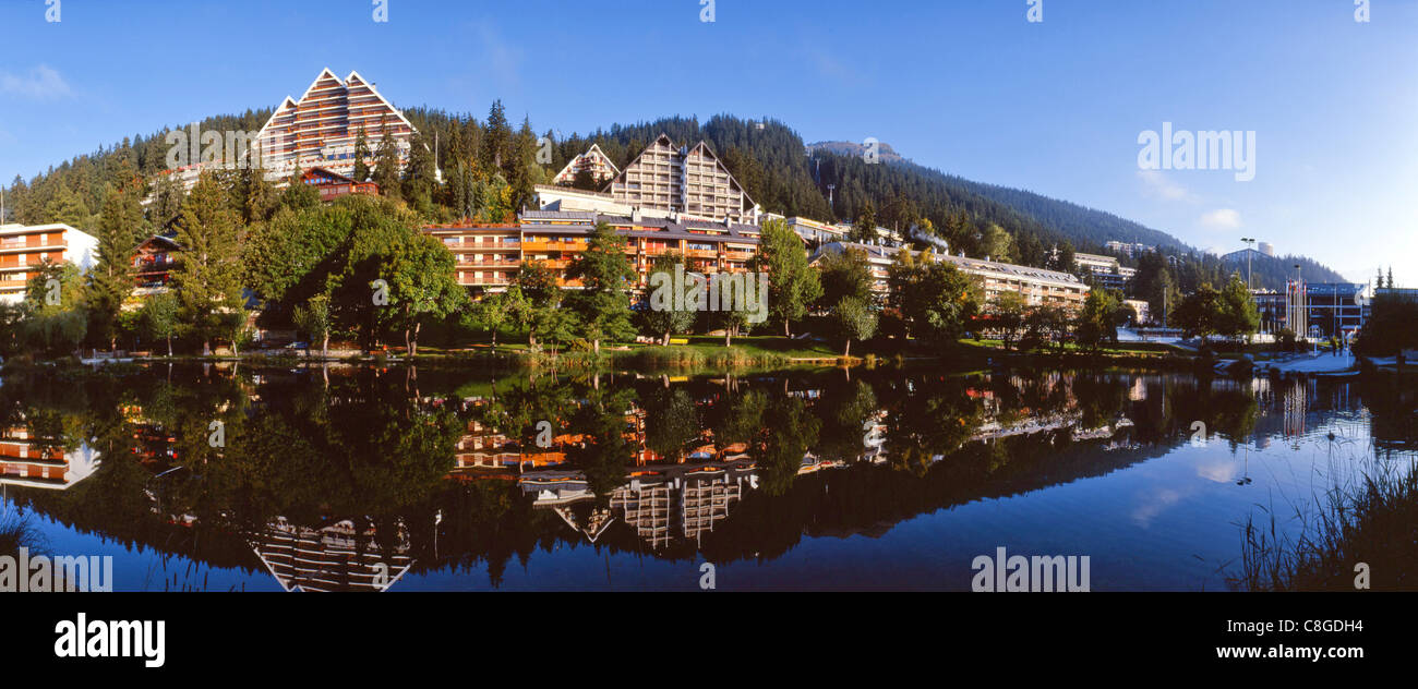 Schweiz, Europa, Wallis, Crans Montana, Tourismus, Reisen, Lac Grenon, See, Sommer, Hotel, Reflexion Stockfoto