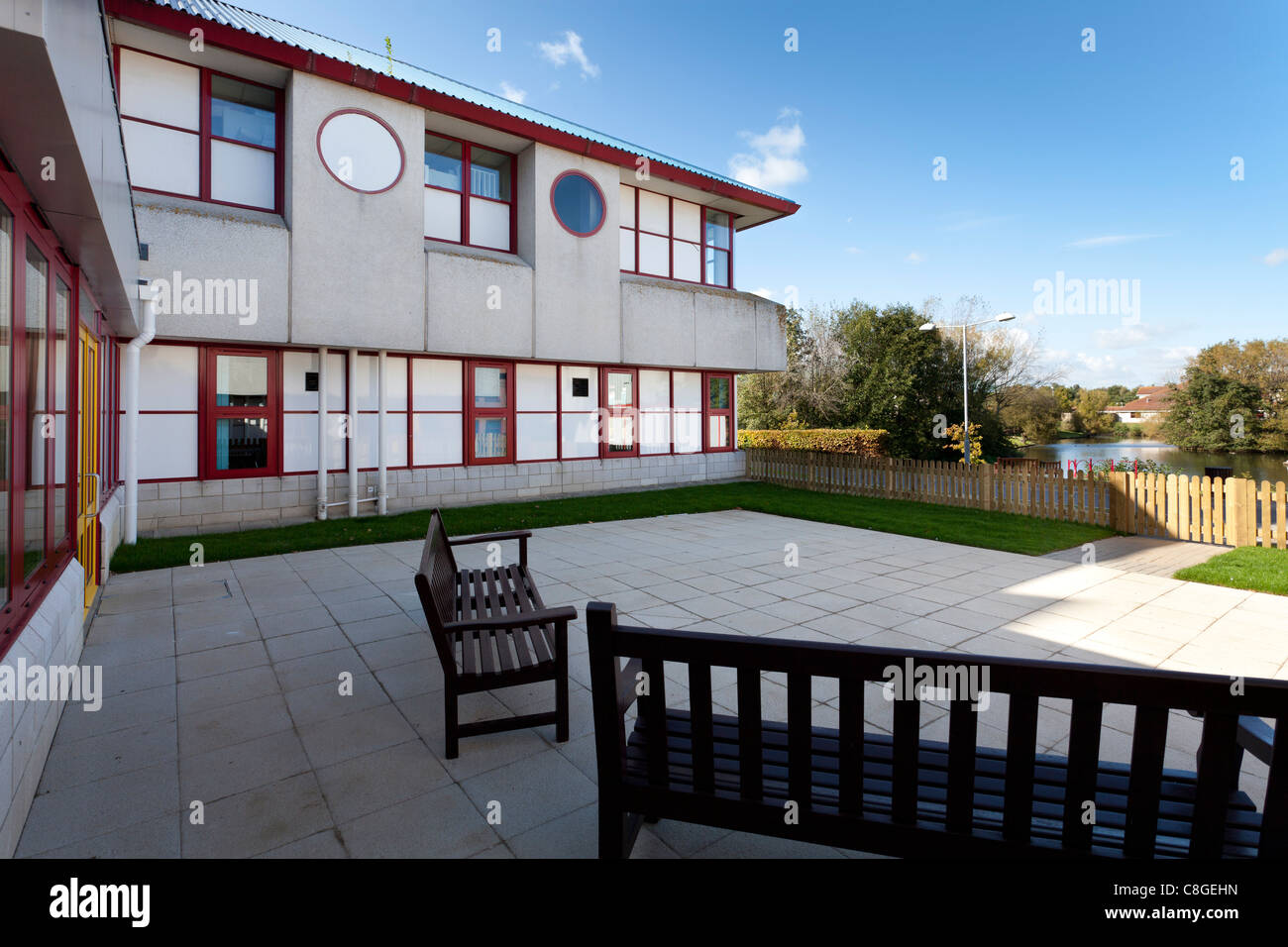 Terrasse für die Stroke Unit Royal Bournemouth Hospital Stockfoto