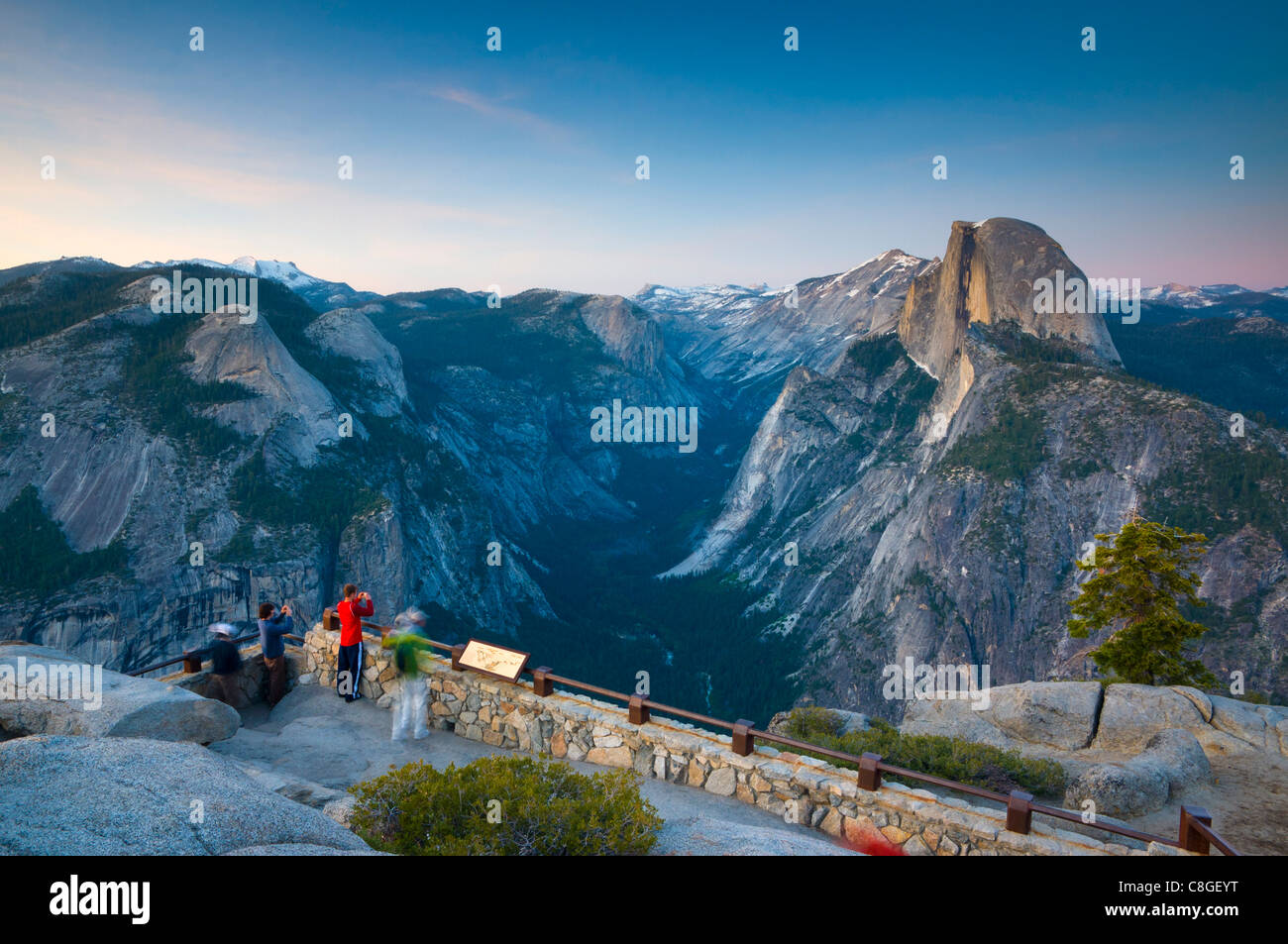 Half Dome, Yosemite-Nationalpark und Glacier Point, UNESCO World Heritage Site, California, Vereinigte Staaten von Amerika Stockfoto