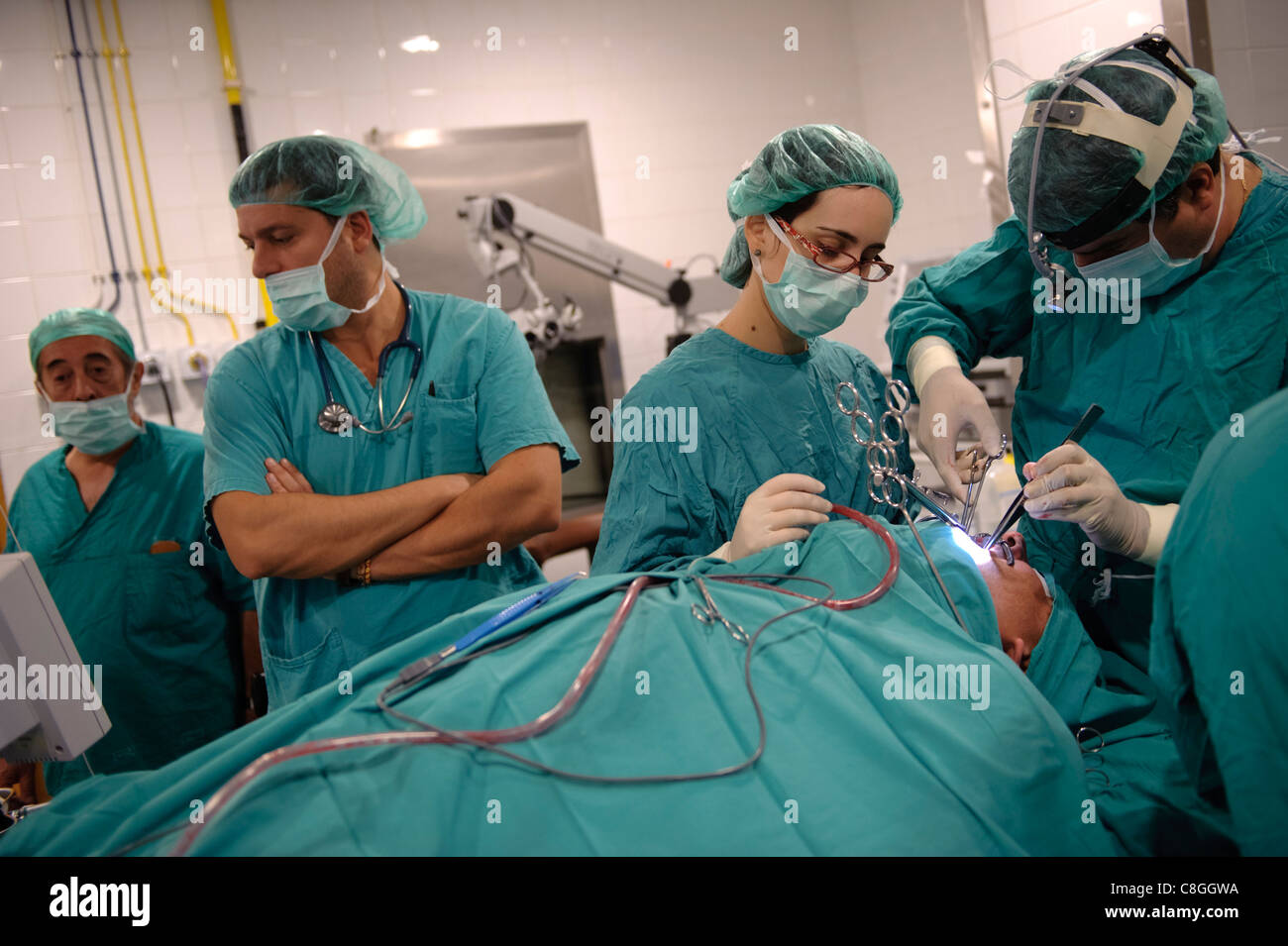 Ärzte der Chirurgie im OP-Saal Stockfoto