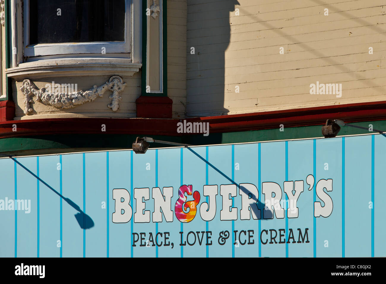 Ben &amp; Jerry's Ice Cream Shop im Hippie-Viertel Haight-Ashbury, San Francisco Kalifornien, USA Stockfoto