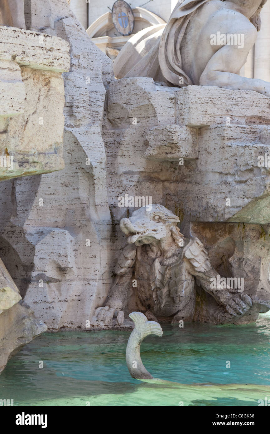 Roms "Fontana dei Fiumi" oder "Brunnen der vier Flüsse" an der Piazza Navona. Stockfoto