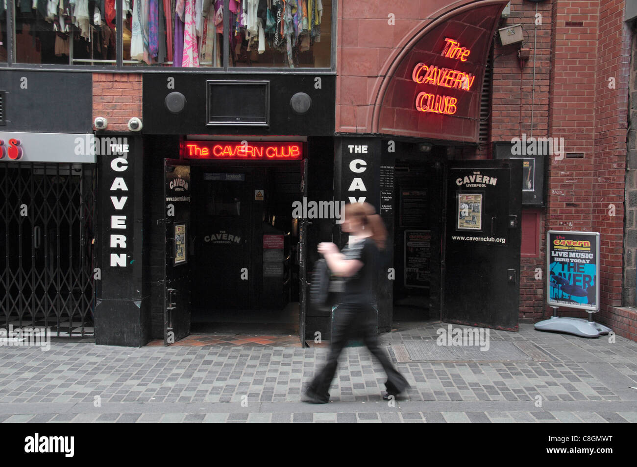 Außenansicht der Welt berühmten Cavern Club, wo die Beatles uraufgeführt, Liverpool, England. Stockfoto