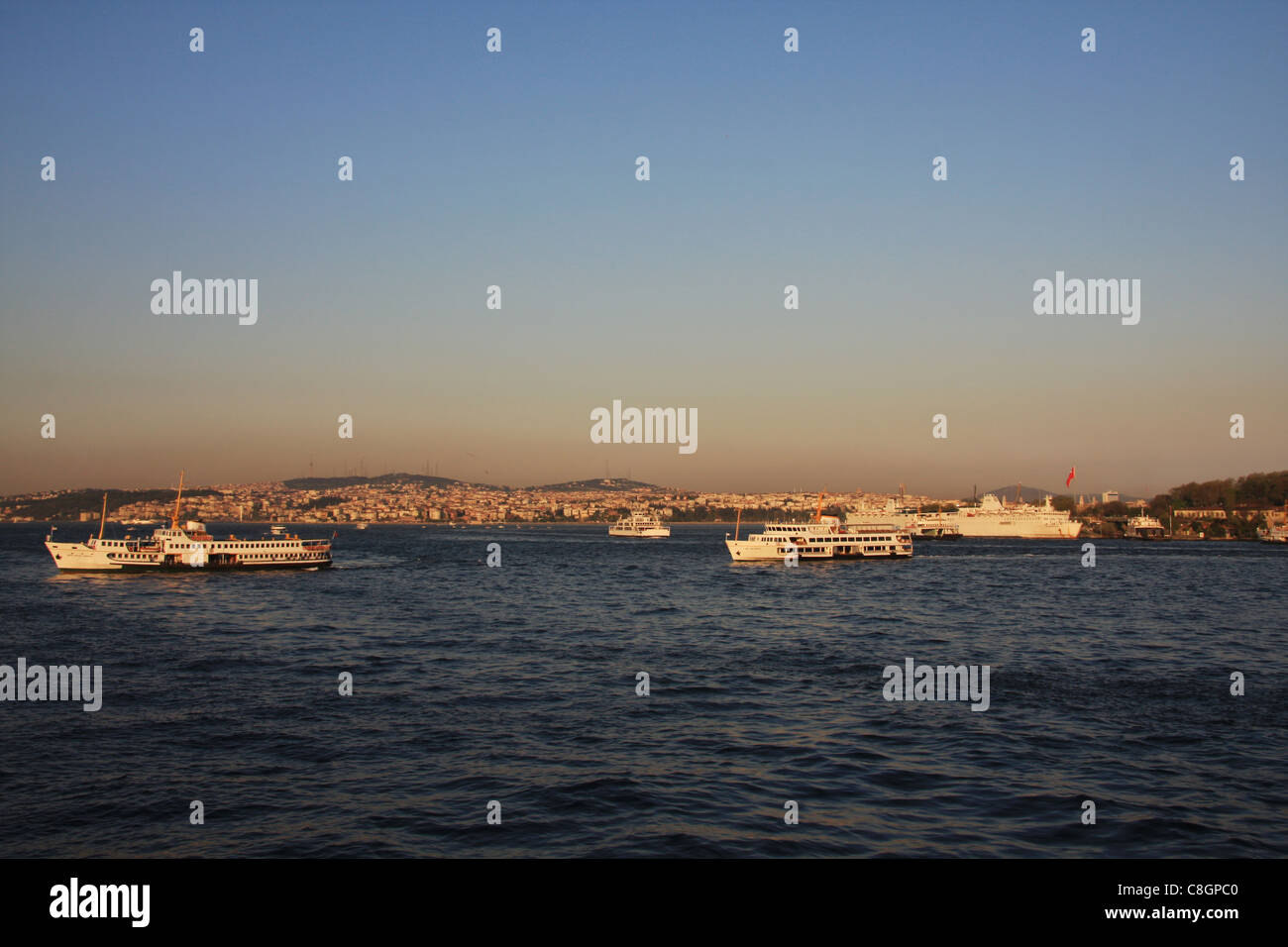 Istanbul, Türkei, Bosporus, Boote, Wasser, Asien, Reisen, Tourismus Stockfoto