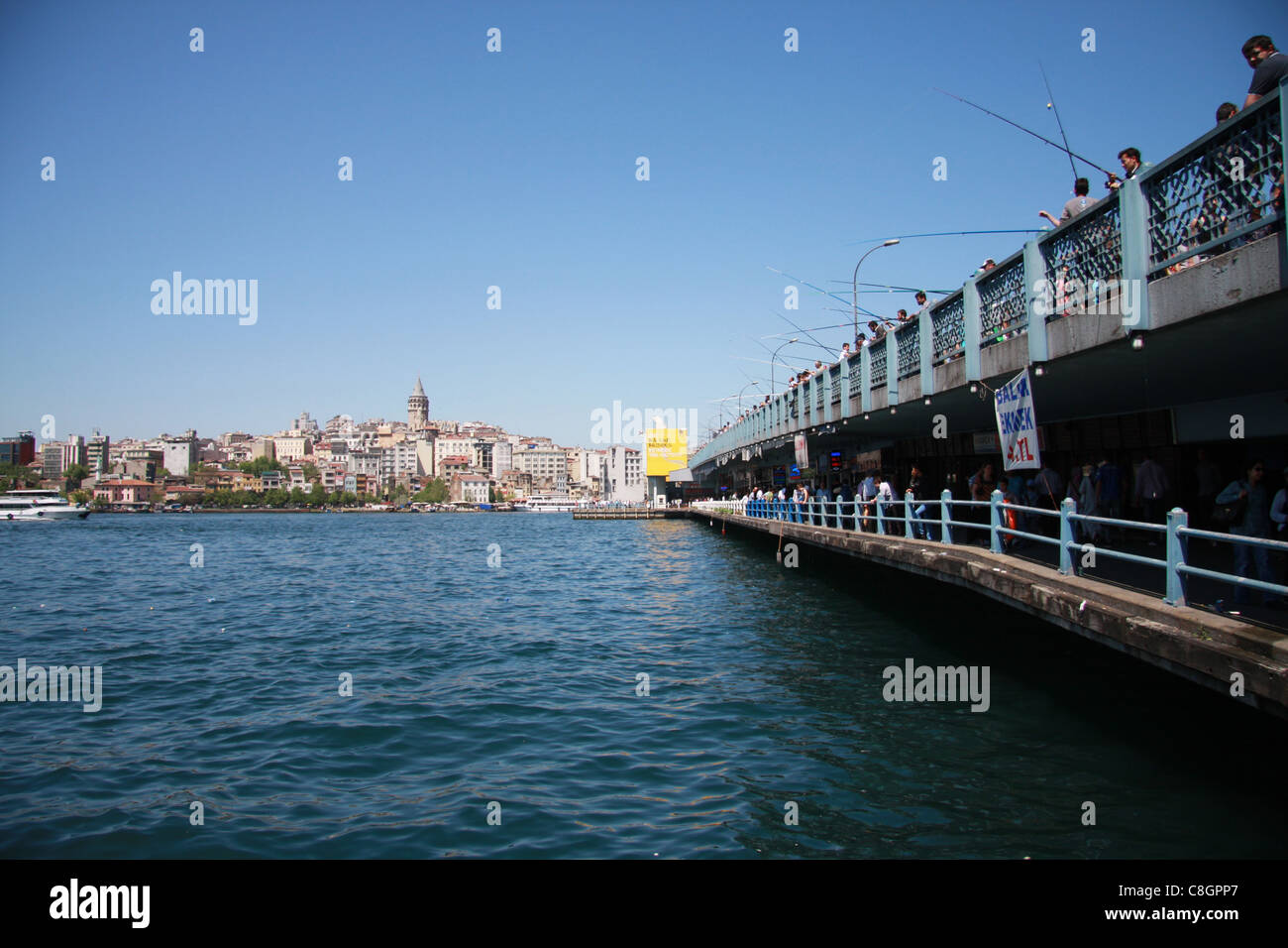 Istanbul, Türkei, Goldenes Horn, Halic, Galata, Brücke, Beyoglu, Wasser, Reisen, Tourismus Stockfoto
