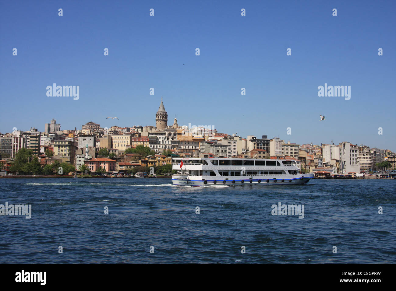 Istanbul, Türkei, Goldenes Horn, Halic, Boote, Schiffe, Beyoglu, Wasser, Reisen, Tourismus Stockfoto