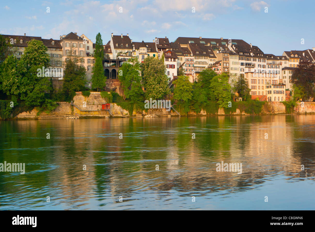 Basel, Schweiz, Europa, Kanton, Basel, Stadt, Stadt, Stadt, Altstadt, Häuser, Wohnungen, Fluss, Fluss, Rhein, Morgenlicht Stockfoto