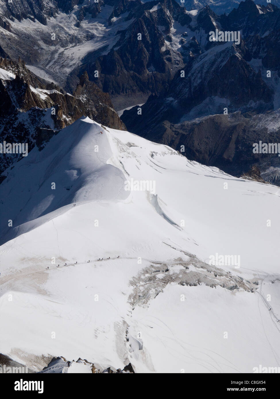 Blick auf die französischen Alpen von der Aiguille du Midi, Chamonix Stockfoto