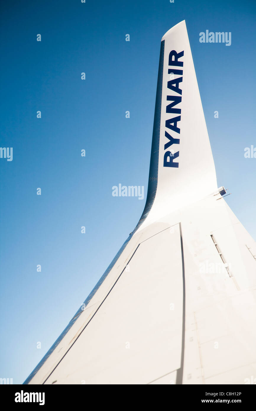 Ryanair-Flugzeug-Flügelspitze im Flug Stockfoto