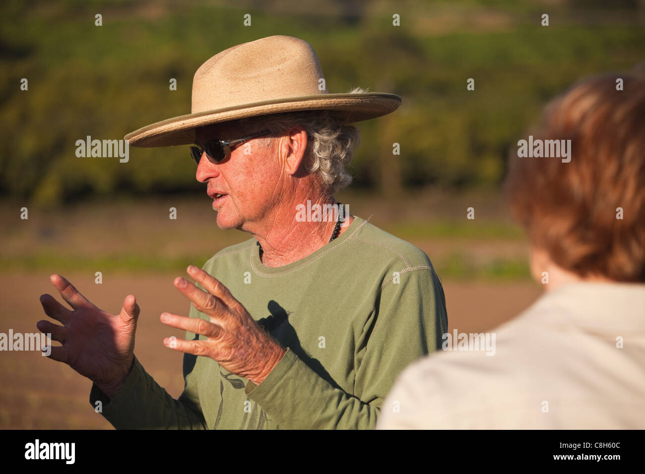 Tom Shephard bespricht der ökologische Landbau mit einer kulinarischen Klasse, Shephard Farm Carpinteria, Kalifornien, Vereinigte Staaten von Amerika Stockfoto