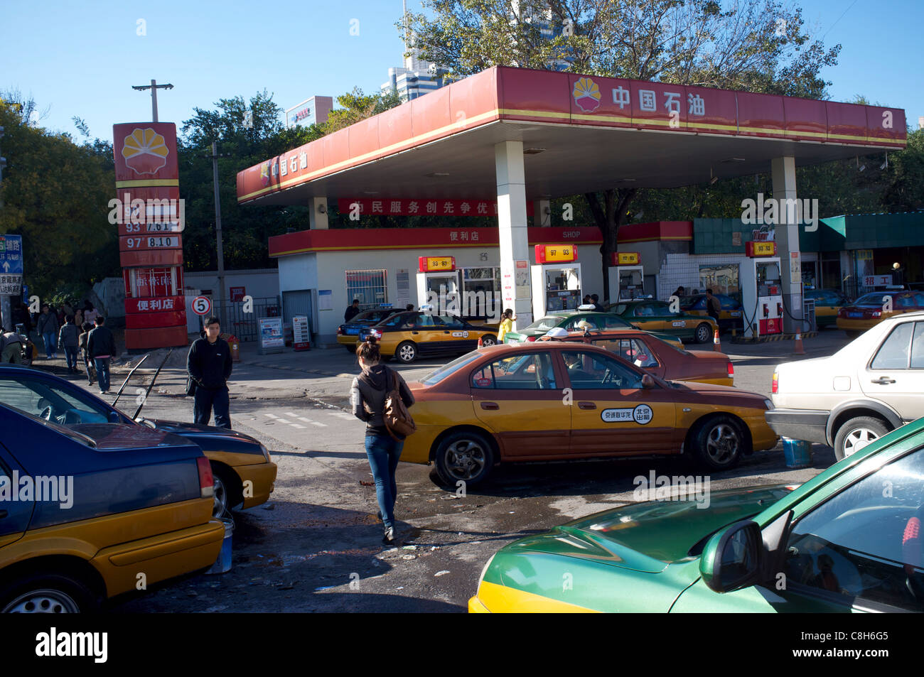 PetroChina Tankstelle in Peking, China. 23. Oktober 2011 Stockfoto