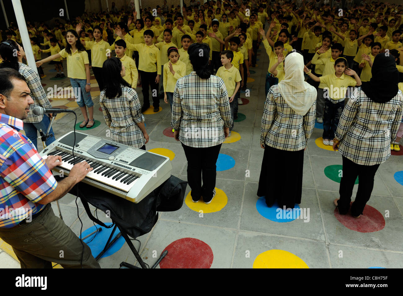 Privatschule in Bagdad, Irak, wo der Lehrplan weit über die Norm in irakischen öffentlichen Schulen geht Stockfoto