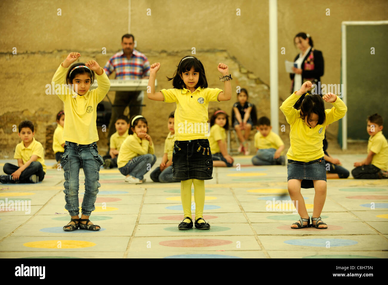 Privatschule in Bagdad, Irak, wo der Lehrplan weit über die Norm in irakischen öffentlichen Schulen geht Stockfoto