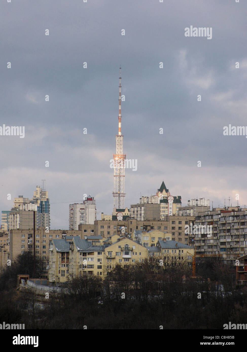 Fernsehturm am Wintermorgen, Kiew Stockfoto