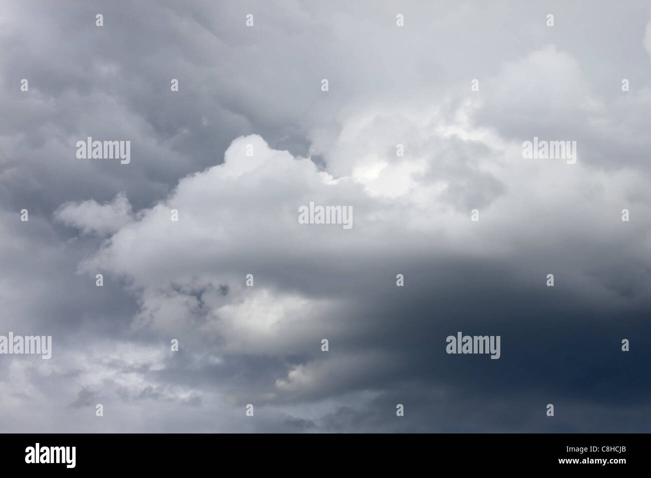 Schwere Regenwolken Stockfoto