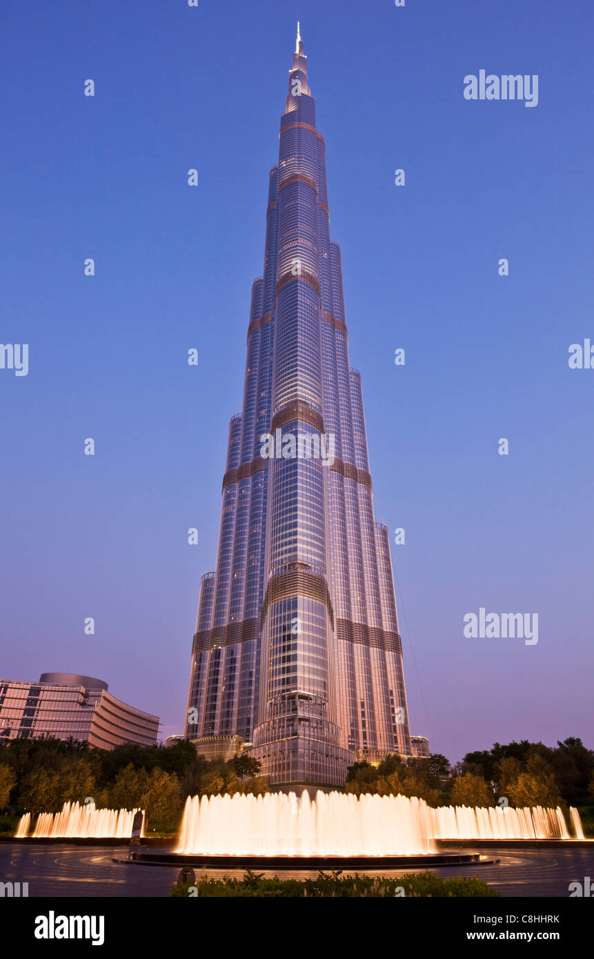 Burj Khalifa bei Nacht, Stadt Dubai, Vereinigte Arabische Emirate, UAE Middle east Stockfoto