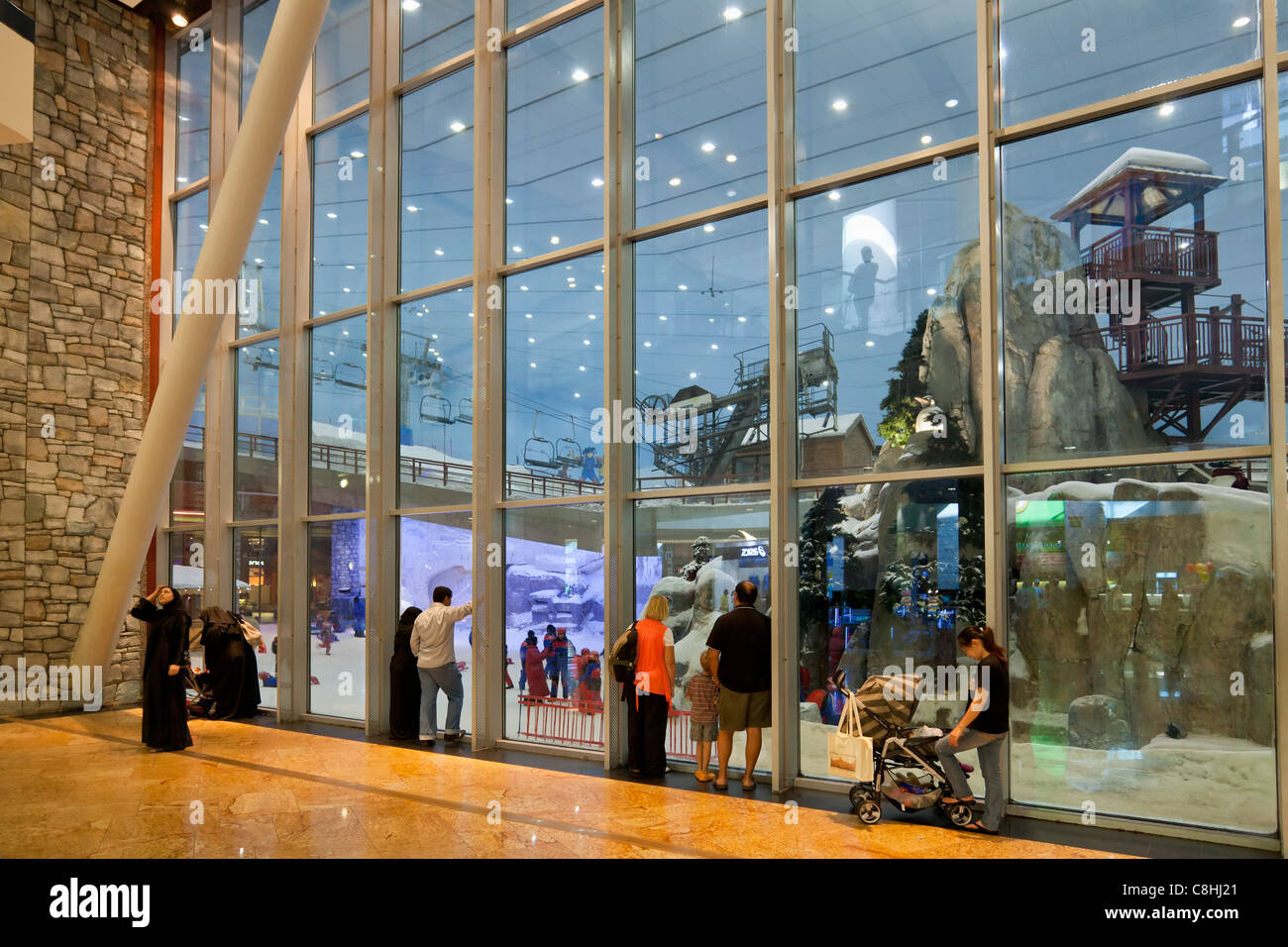 Skizentrum im Mall of Emirates, Dubai, Vereinigte Arabische Emirate, Vereinigte Arabische Emirate, Naher Osten Stockfoto