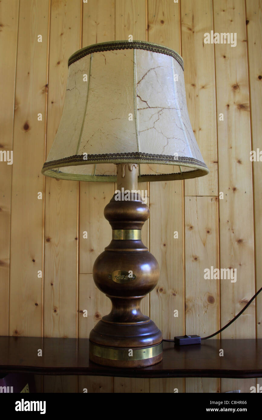 Antiker lampenschirm -Fotos und -Bildmaterial in hoher Auflösung – Alamy