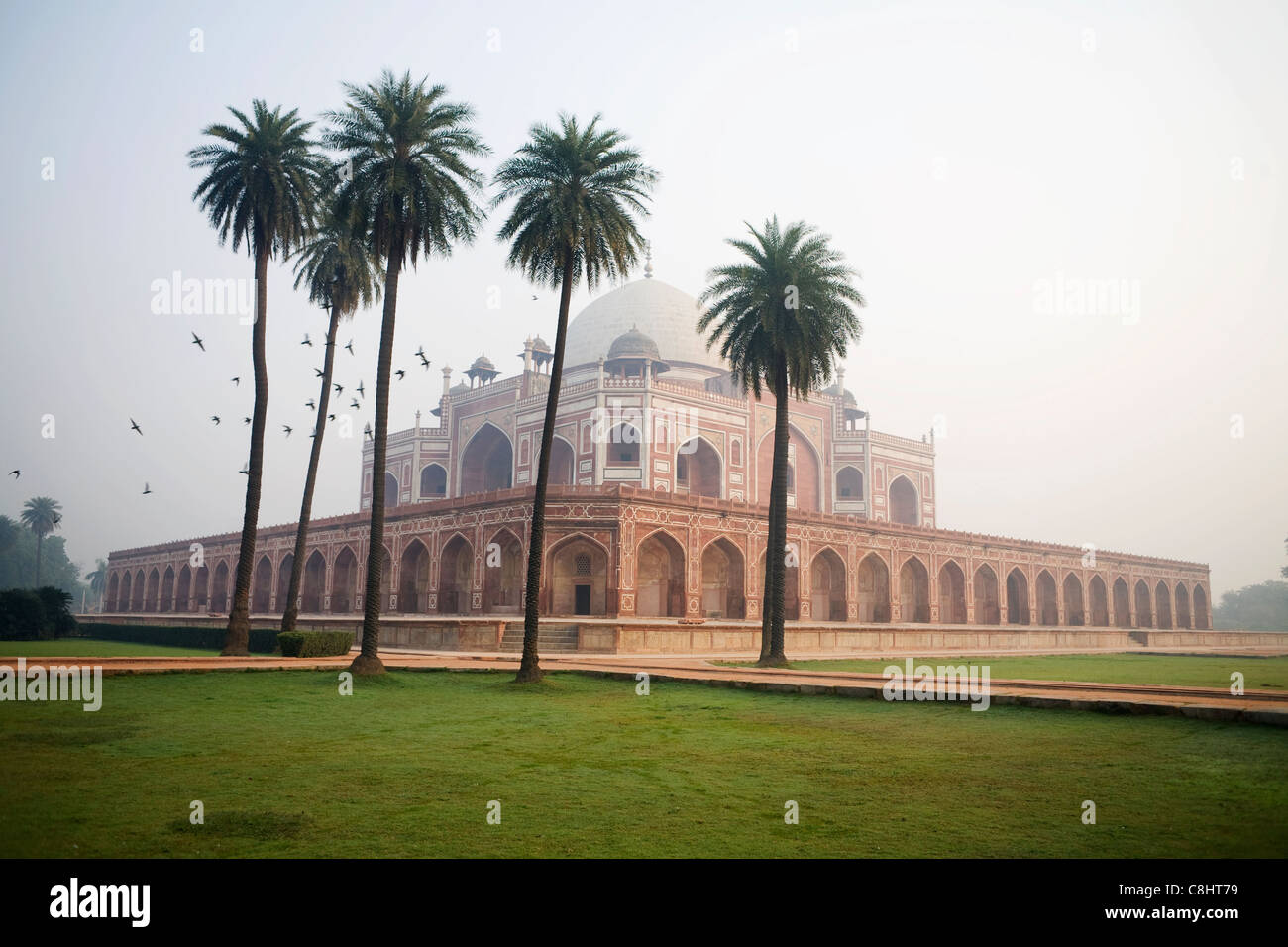 Neu-Delhi, Indien Humayun Mausoleum, ein Beispiel aus dem 16. Jahrhundert der Mogul-Architektur und ein UNESCO-Weltkulturerbe Stockfoto