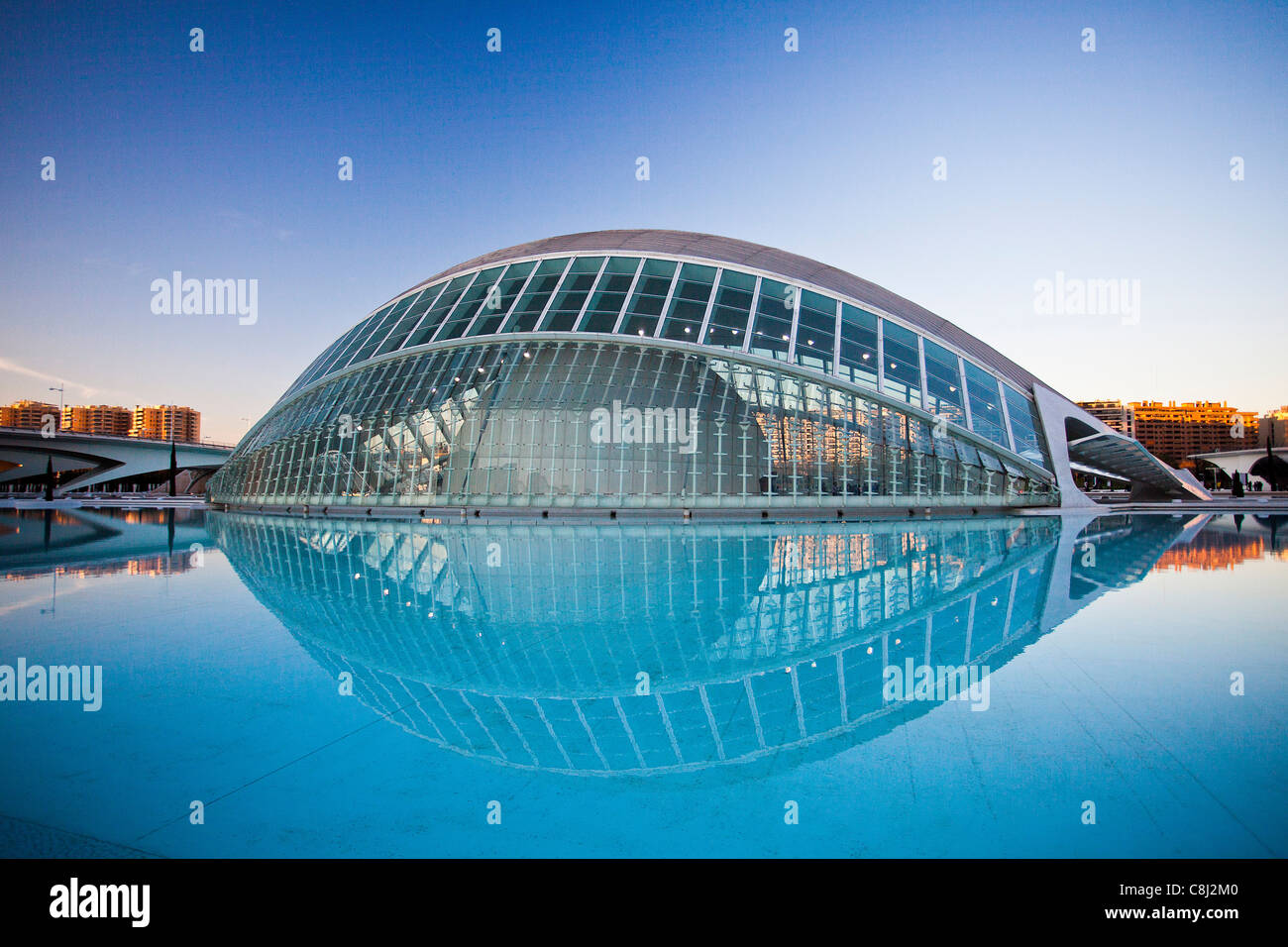 Spanien, Europa, Valencia, Stadt der Künste und Wissenschaften, Calatrava, Architektur, Modern, Hemisferic, Wasser Stockfoto