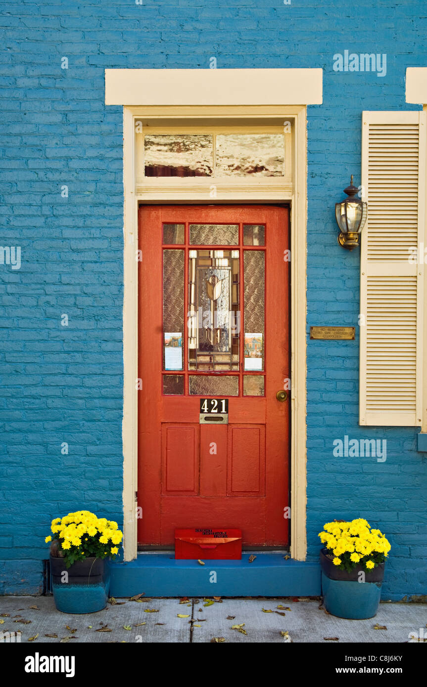 Eingang zum Haus in Madison, Indiana blau Stockfoto