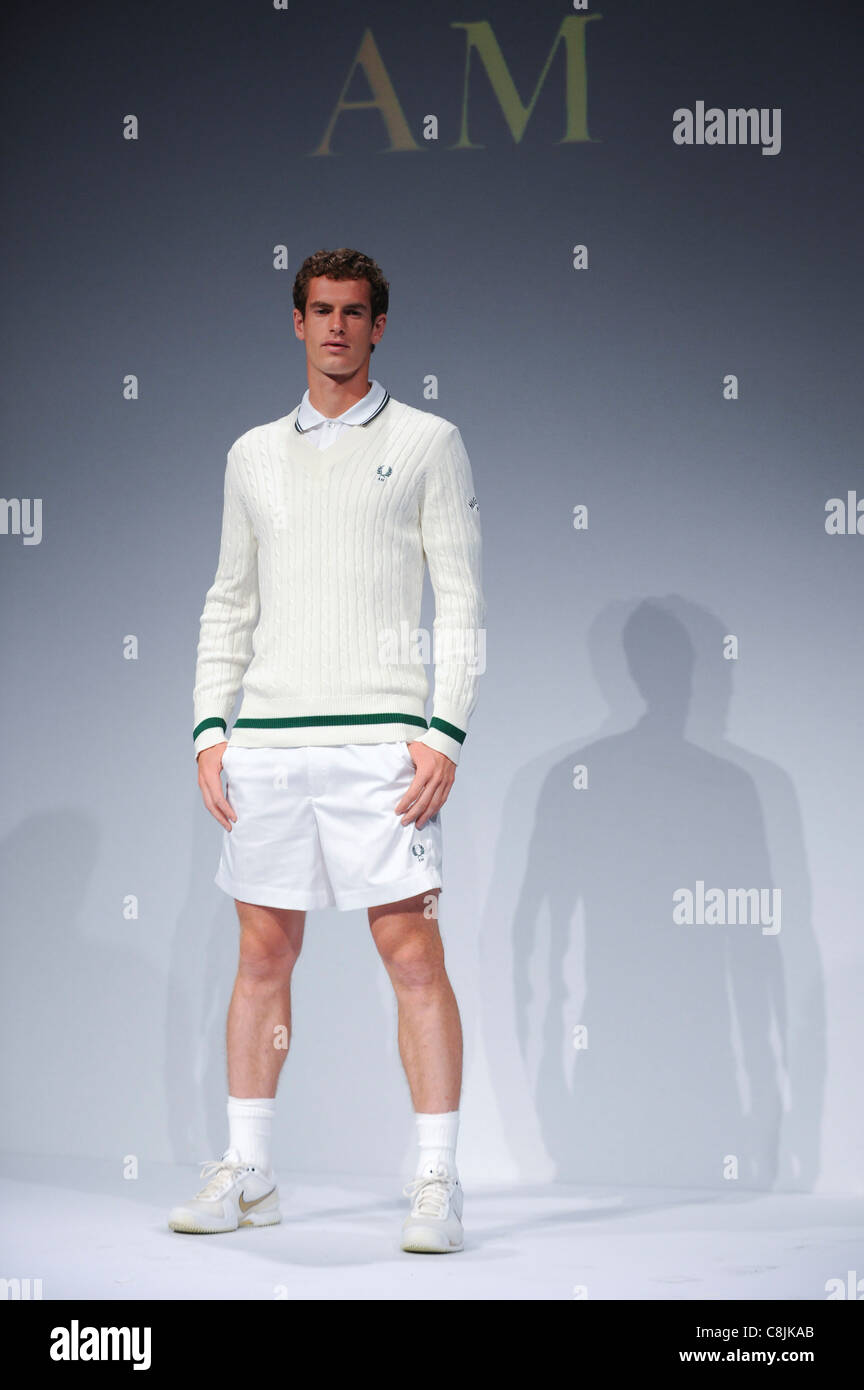 Andy Murray präsentiert die neue Fred Perry entworfen, Wimbledon Tennis-Outfit, am Tramshed, London, 15. Juni 2009. Stockfoto