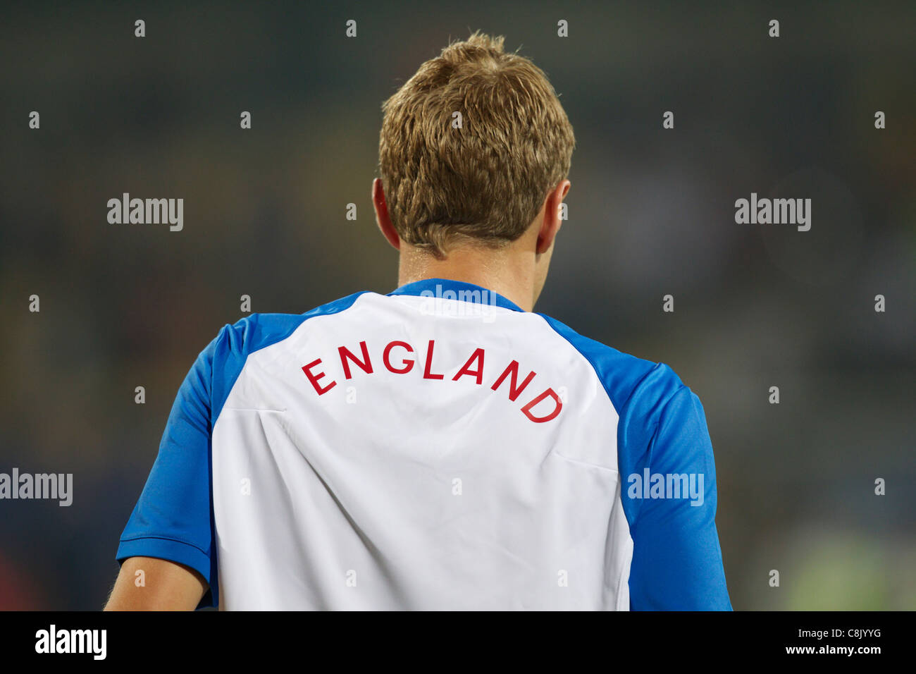 Stephen Warnock Englands erwärmt, bevor ein 2010 World Cup-Gruppe C-match gegen die Vereinigten Staaten im Royal Bafokeng Stadion. Stockfoto