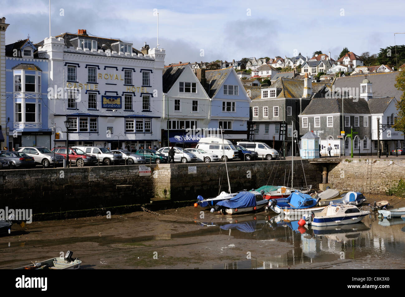 Royal Castle Hotel mit Blick auf den kleinen Hafen in Dartmouth South Devon England UK Stockfoto