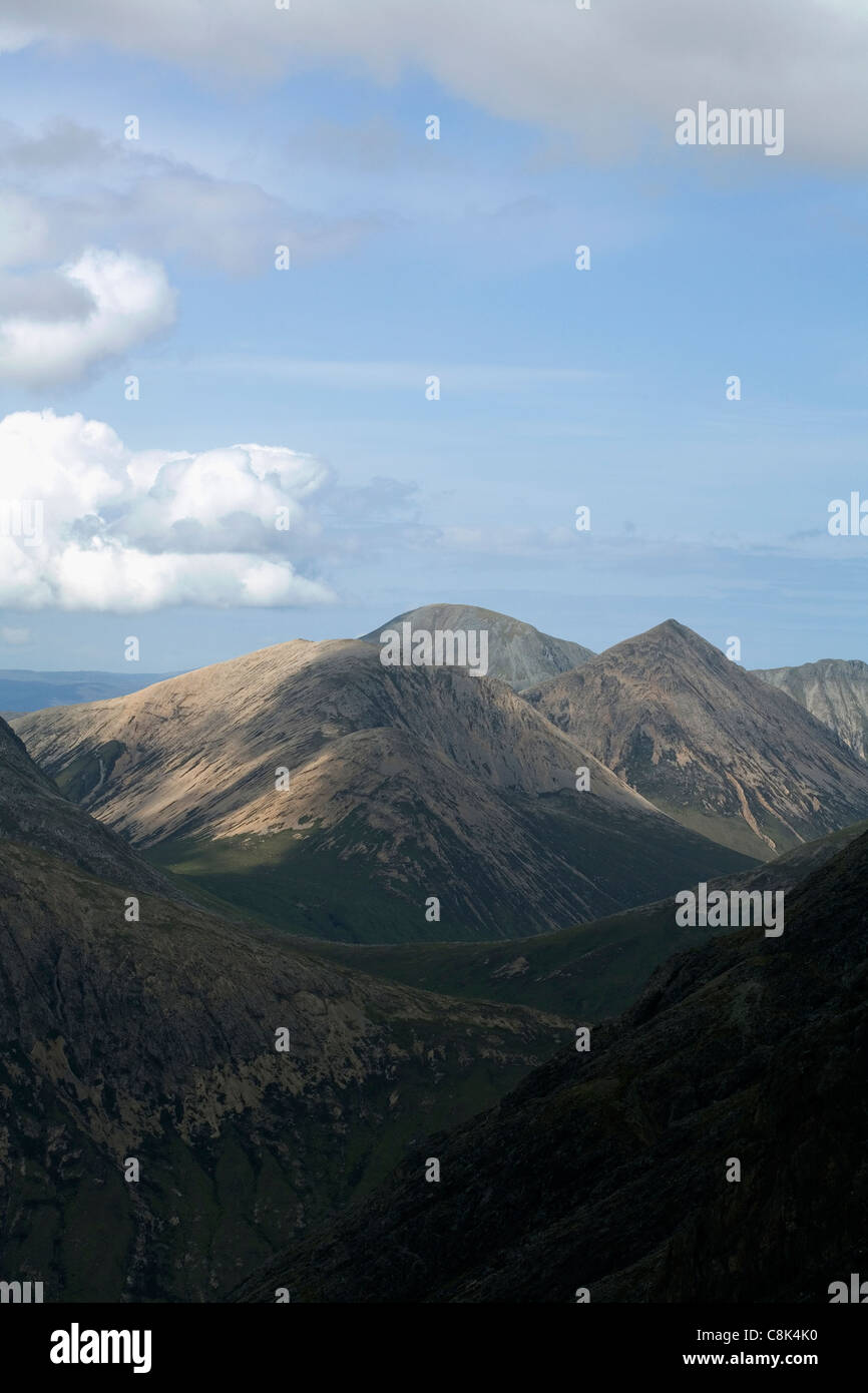 Die Red Cuillin einschließlich Beinn Dearg Mheadhonach und Glamaig Isle Of Skye aus Blabheinn Schottland Stockfoto