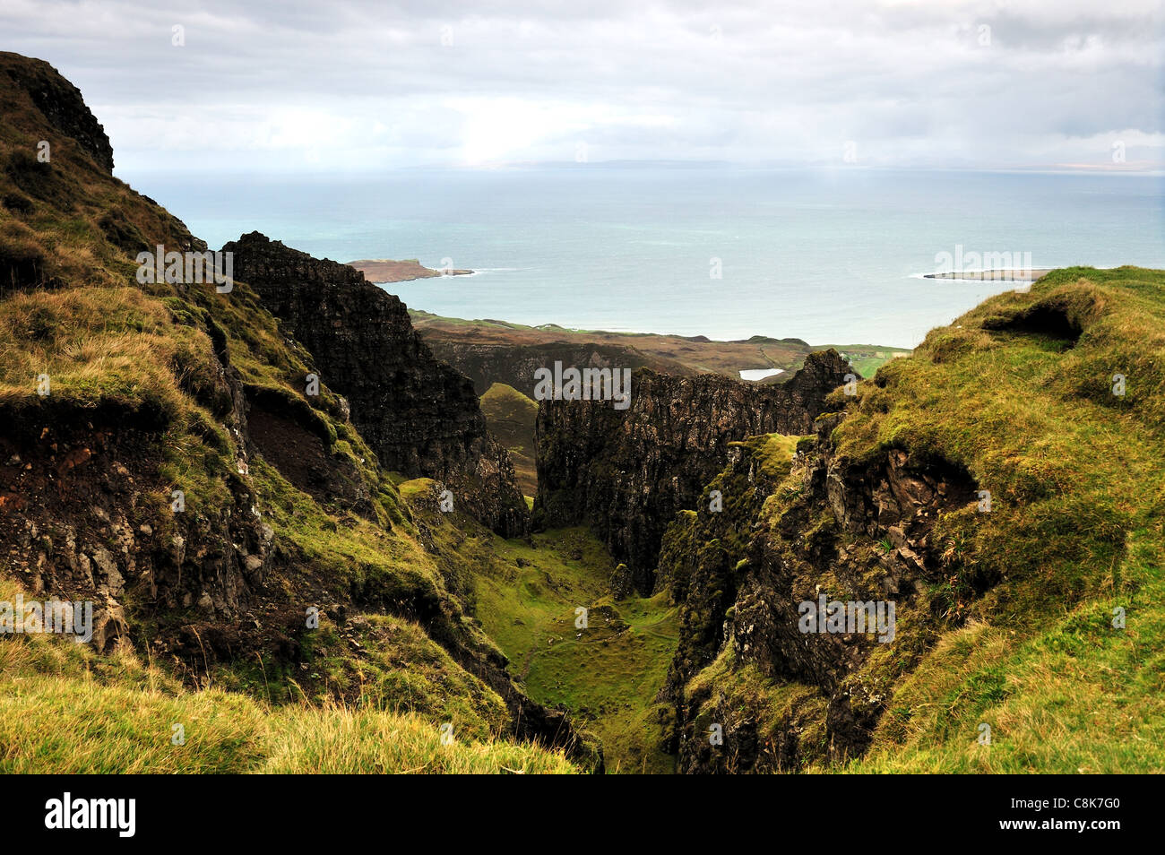 Blick auf das Meer von der Quiraing, Isle Of Skye Stockfoto