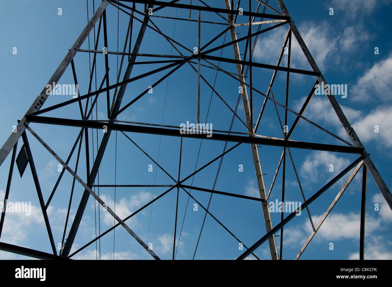 Ein Hochspannungs elektrischer Turm auf Ile Perrot. Stockfoto