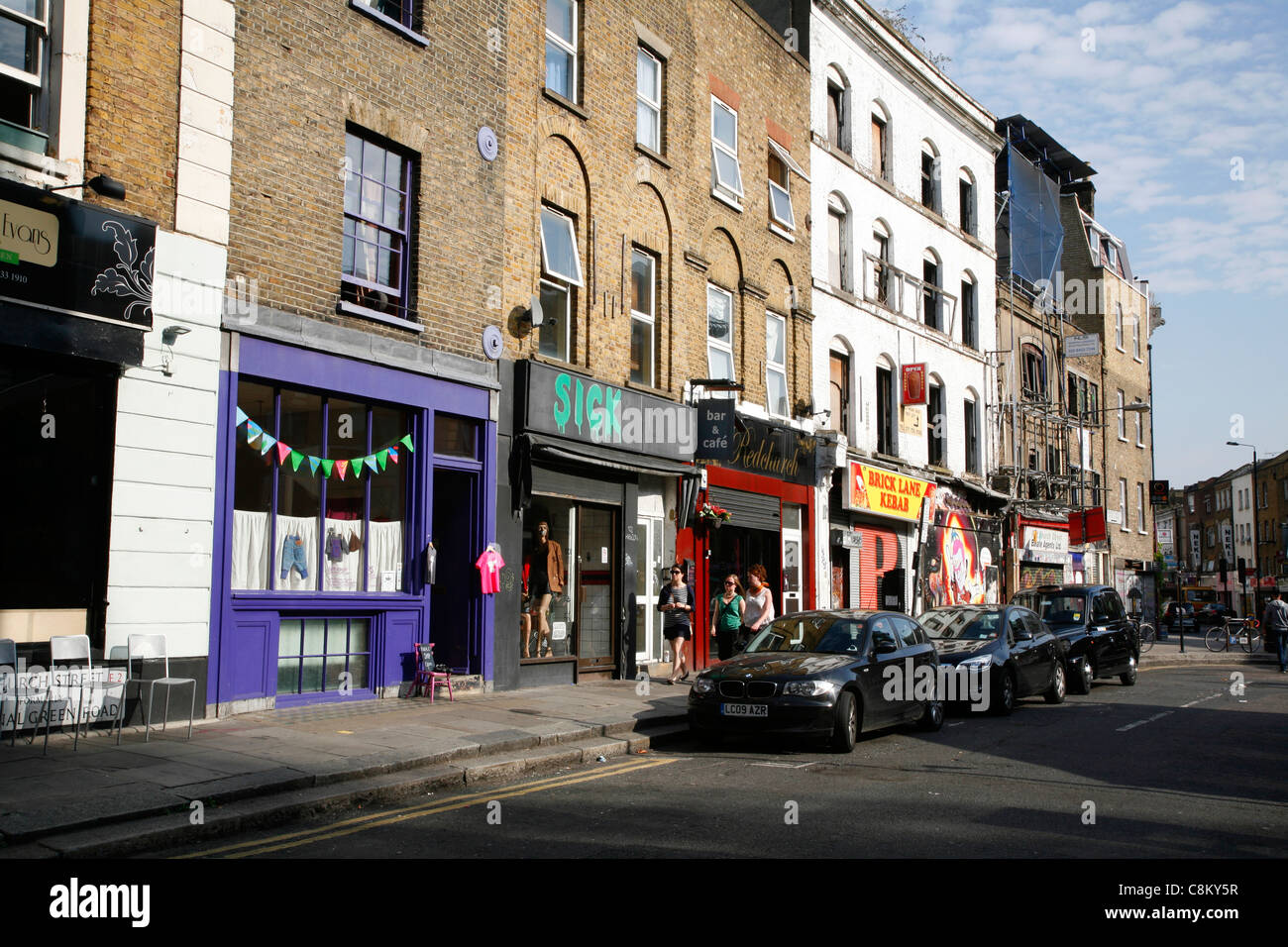 Parade der Geschäfte auf Redchurch Street, Shoreditch, London, UK Stockfoto