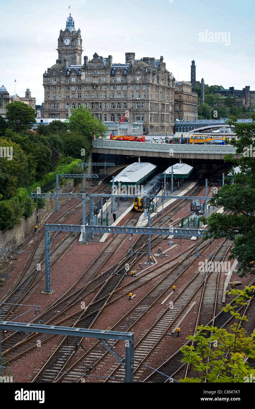 Waverley-Bahnhof, Edinburgh, Balmoral Hotel und die Brücken, Schottland, Vereinigtes Königreich, Großbritannien Stockfoto