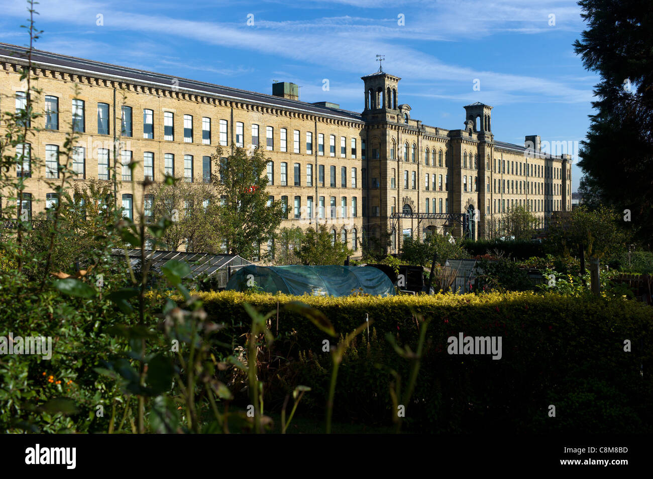 Salts Mill in Saltaire, Bradford UK beherbergt die 1853-Galerie mit Arbeiten von weltweit berühmten Künstler David Hockney Stockfoto