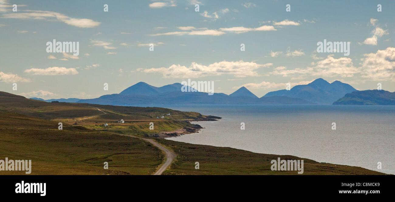 Die Berge der Insel Skye Süd von der Applecross Halbinsel Stockfoto