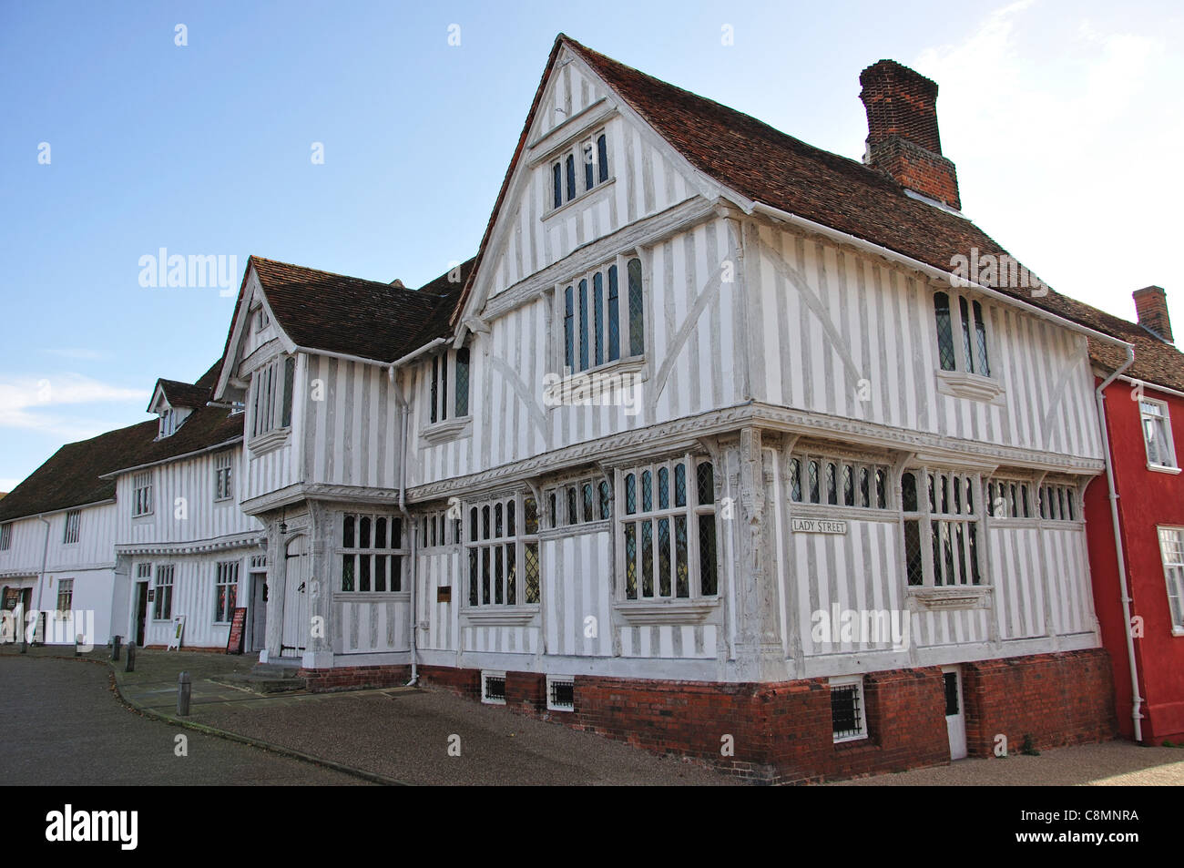 16. Jahrhundert Guildhall Fronleichnam, Marktplatz, Lavenham, Suffolk, England, Vereinigtes Königreich Stockfoto