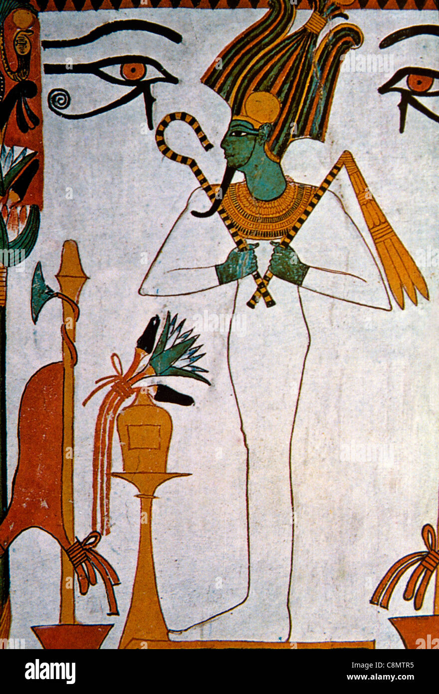 Luxor Ägypten Deir El-Medina Sennedjem Grab Gemälde des Gottes Osiris Als Pharoah Herrscher der Unterwelt mit den Augen des Horus Oben und Imiut Fetish (Anubis Fetish) Sennedjem schuf und dekorierte sein eigenes Grab Stockfoto