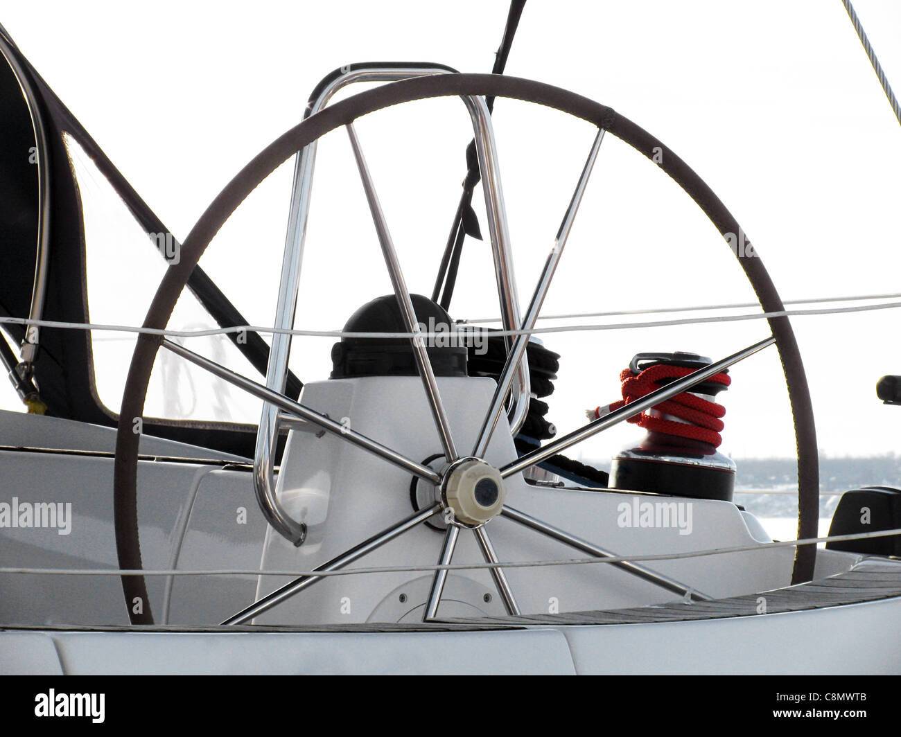 Handrad auf yacht Stockfoto
