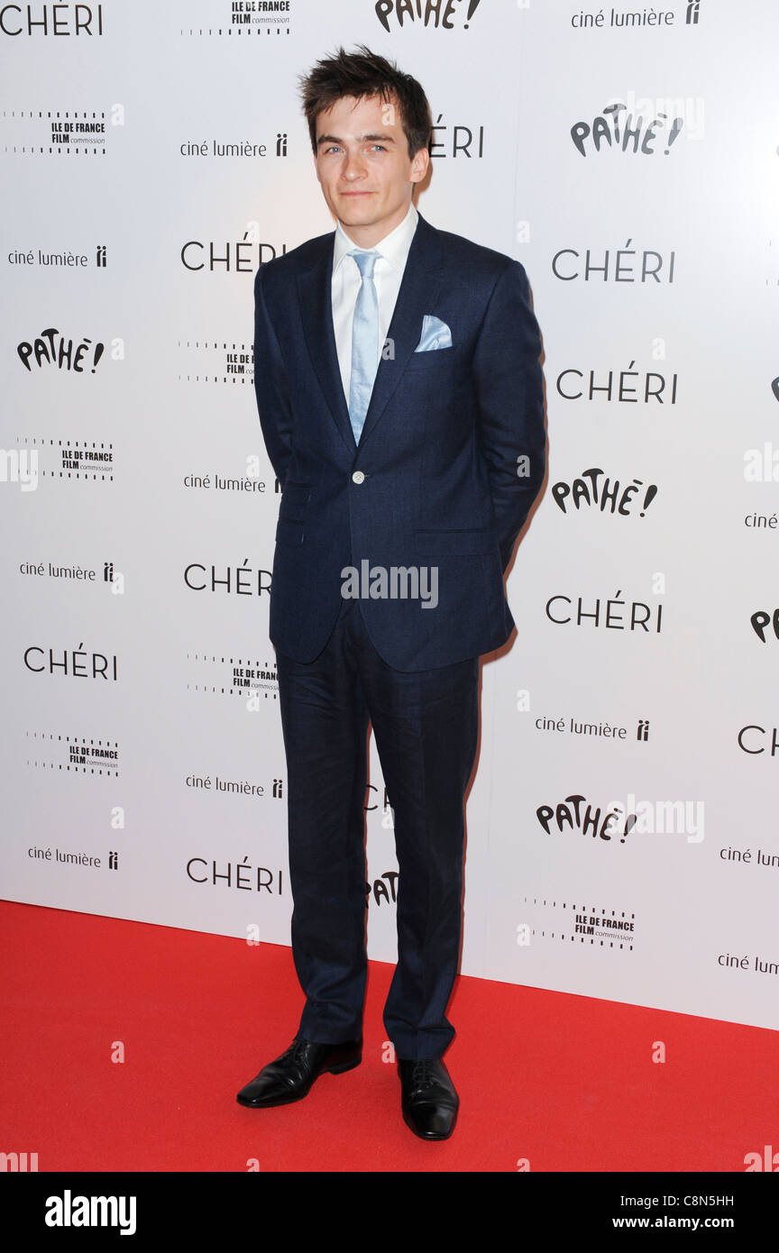 Rupert Friend kommt für das UK Gala-Screening von "Cheri" an der Cine Lumiere, South Kensington, London, 6. Mai. Stockfoto