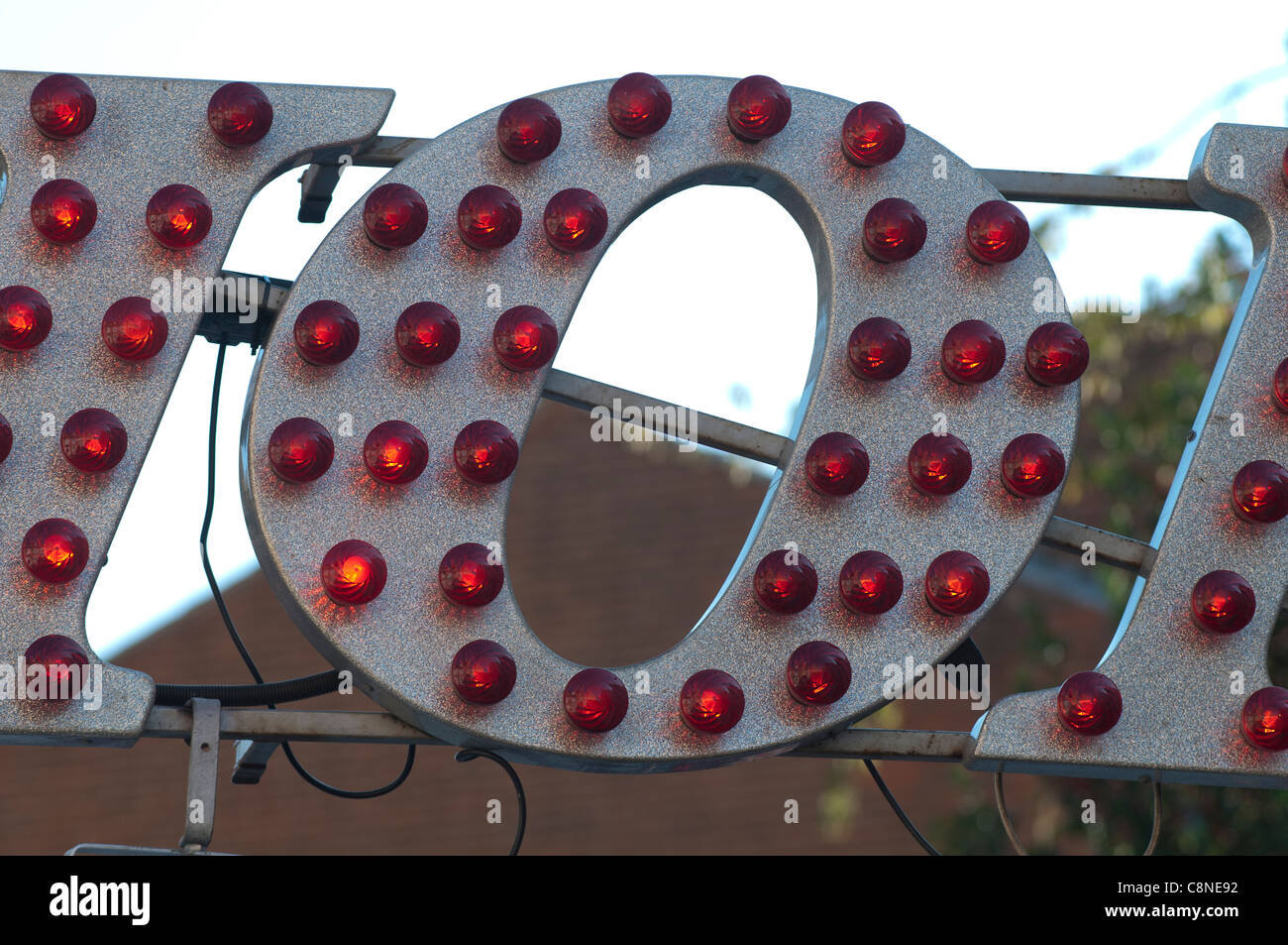 Buchstabe O am Messegelände fahren auf Warwick Mop Messe, UK Stockfoto