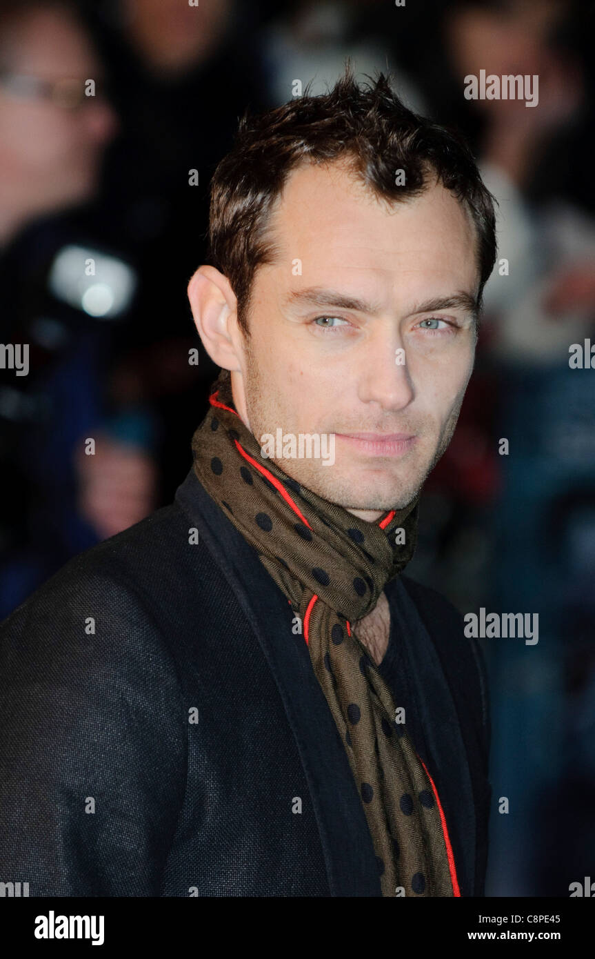 Jude Law kommt für die Weltpremiere von "Sherlock Holmes" am Leicester Square, London, 14. Dezember 2009. Stockfoto