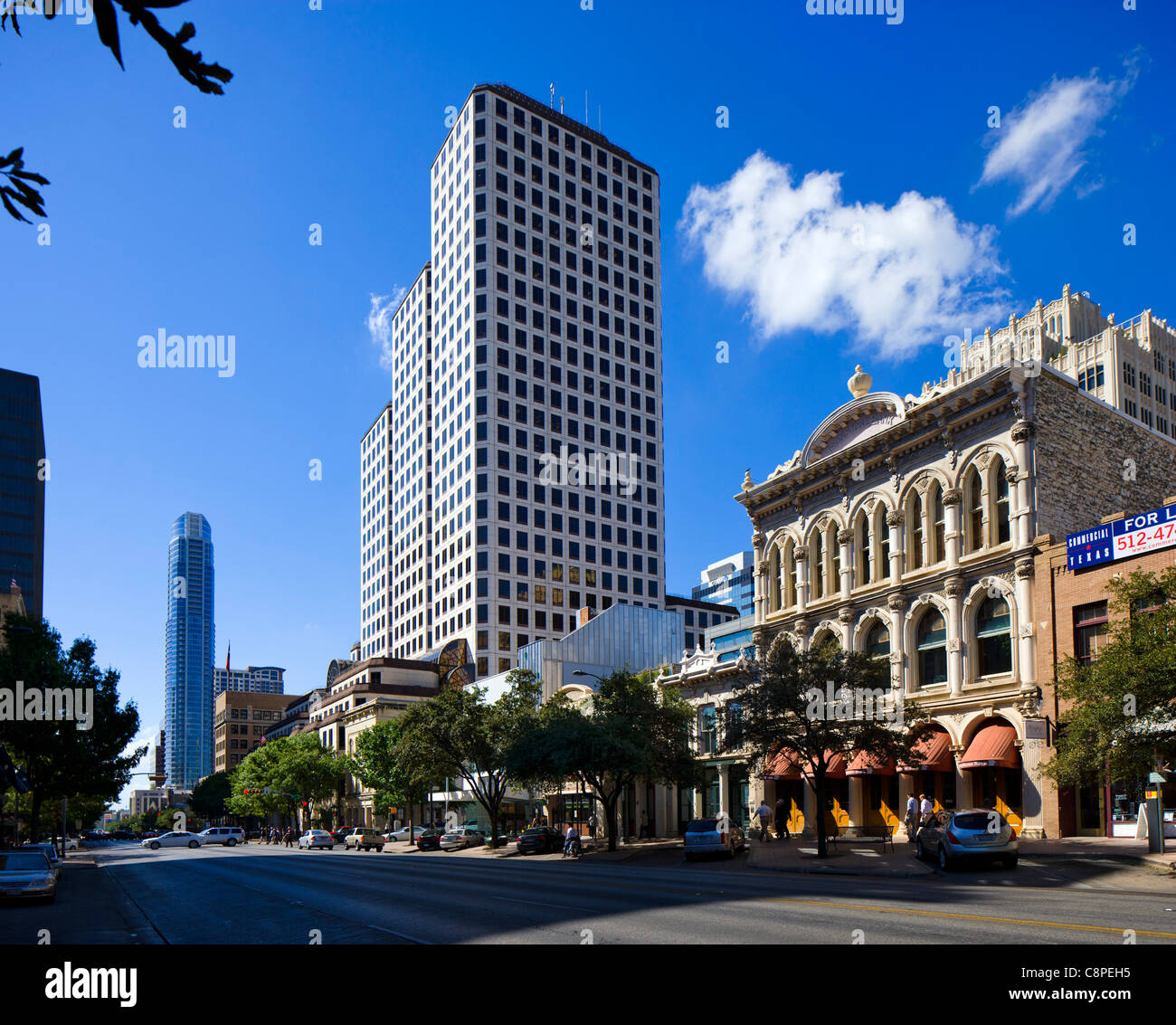 Congress Avenue in der historischen Innenstadt von Austin, Texas, USA Stockfoto