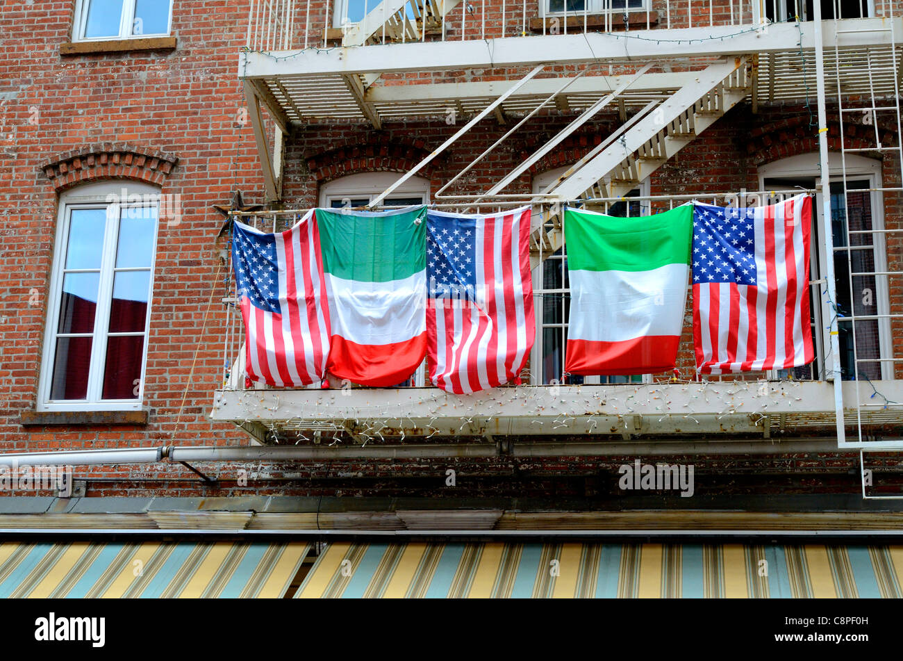 Flaggen in Little Italy in New York City Stockfoto