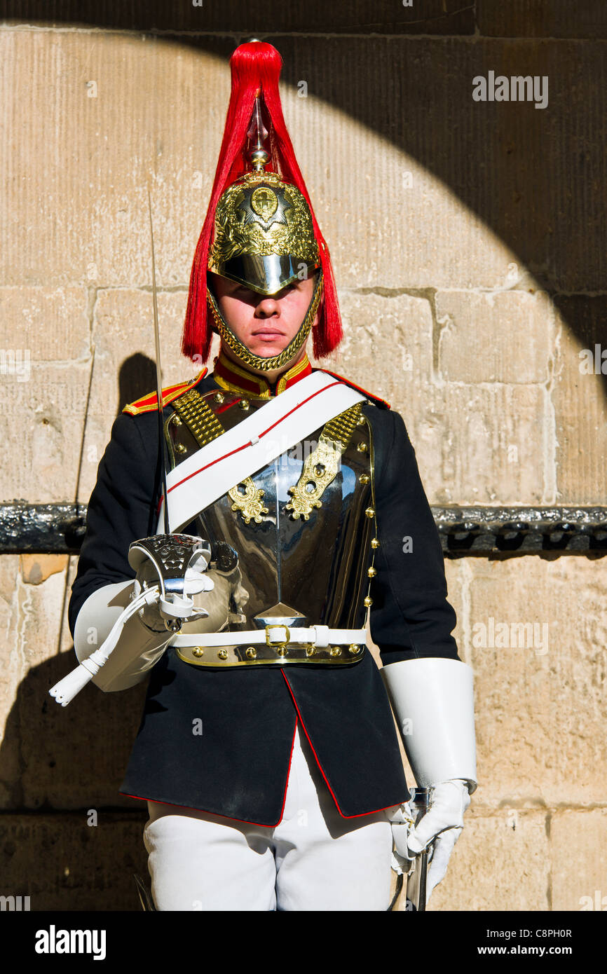 Ein Soldat auf Wache am Horse Guards Parade, London - England. Stockfoto