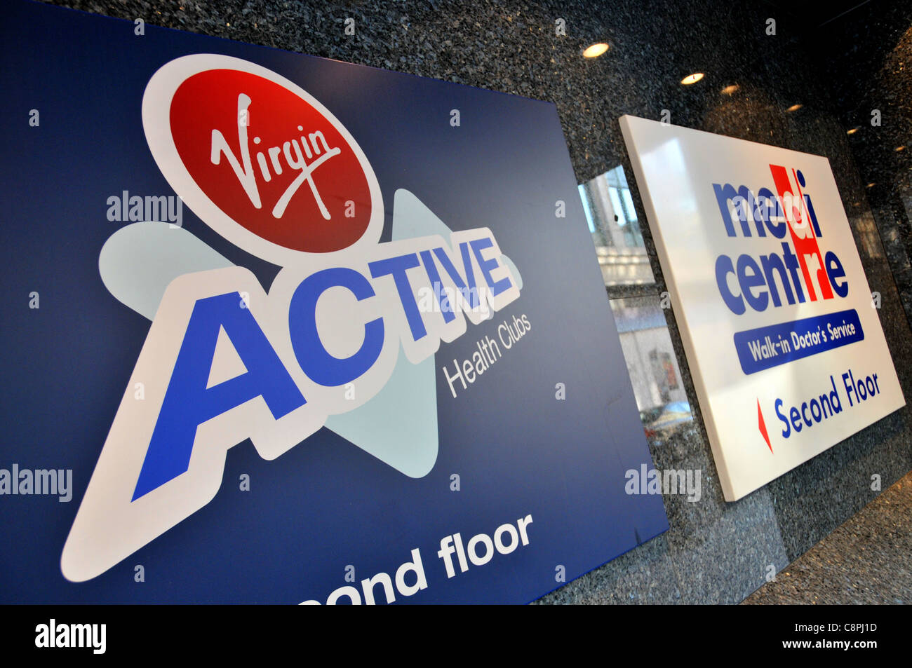 Virgin Active Health Club Zeichen Medi Zentrum Fuß im medizinischen Zentrum London Oxford Street Stockfoto