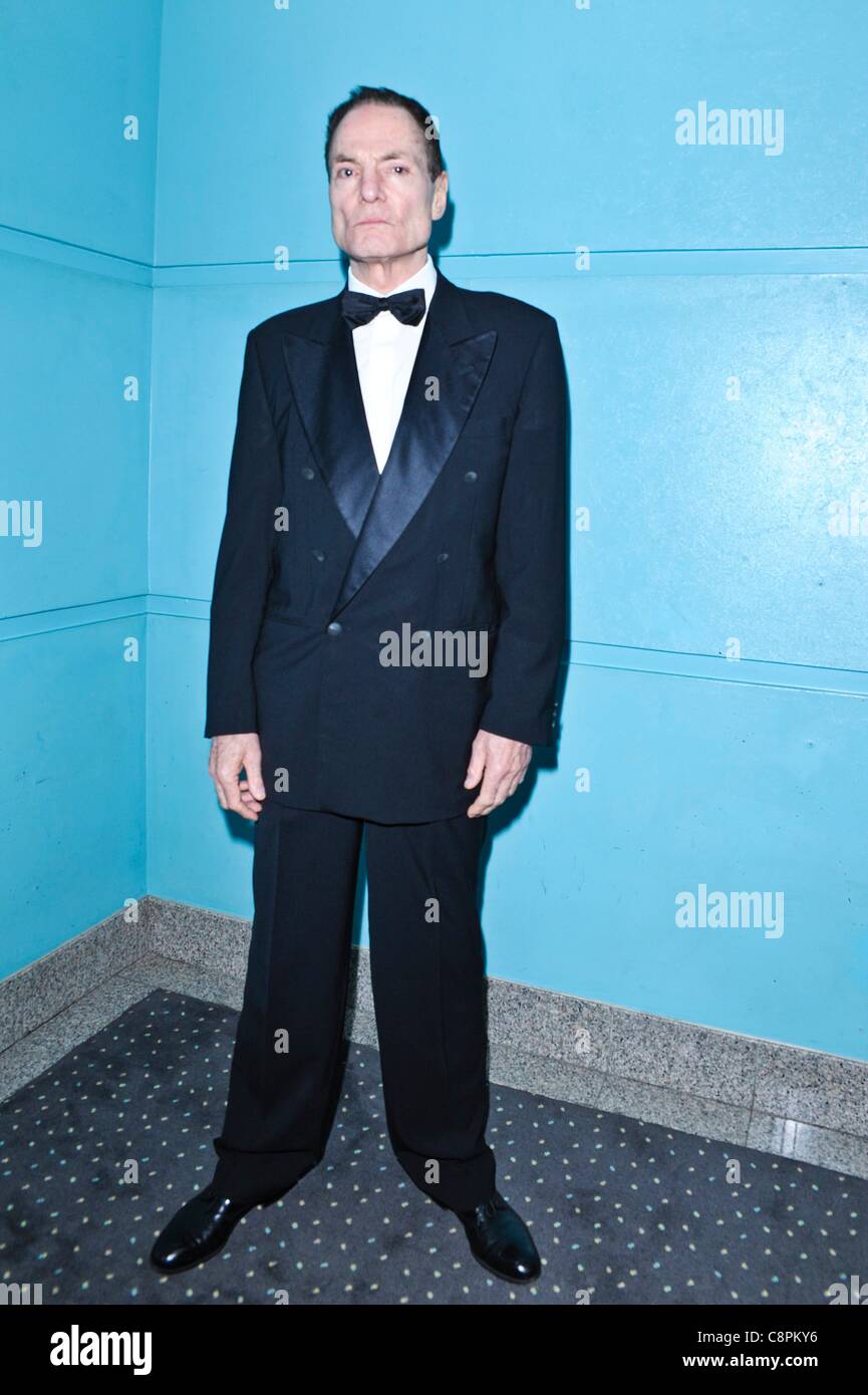 Schauspieler Dieter Laser besucht die UKPremiere von der zuvor