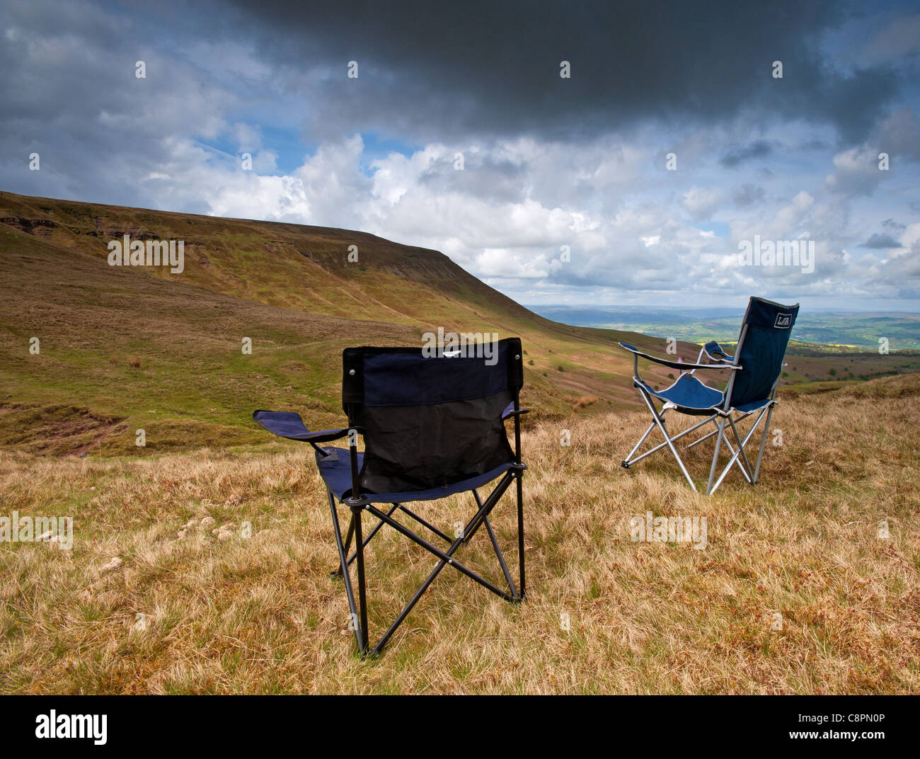 Leere Stühle mit tollen Blick am Evangelium Pass in der Nähe von Heu in schwarze Berge Stockfoto
