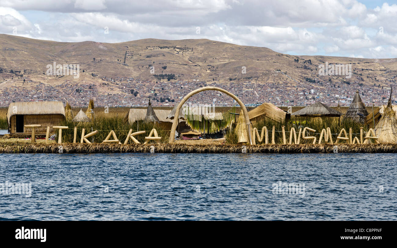 Uros Insel schwimmenden Titikaka See Inseln Puno Peru Stockfoto